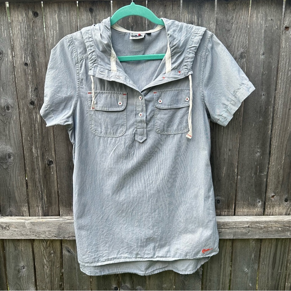 Kavu Woman’s Cotton High/Lo Hem Half Button Short Sleeve Hoodie Sz S